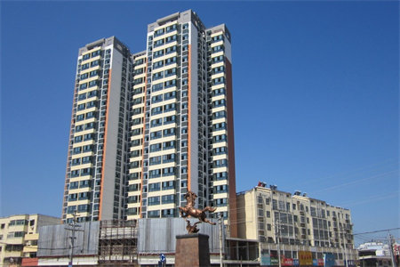 城东滕投人和天地4室2厅2卫186.8万160m2毛坯房出售